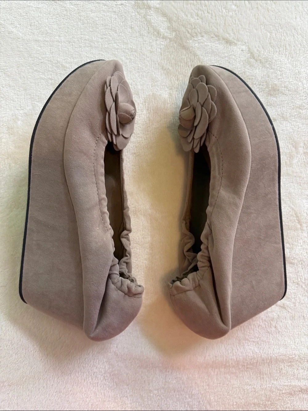 Restricted Delilah Taupe Floral Appliqué Wedge Platform Ballet Flats SZ 10 NWOT